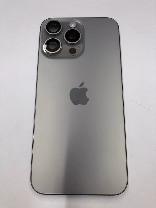 complete housing for iPhone 15 Pro Max (original pull, good condition)